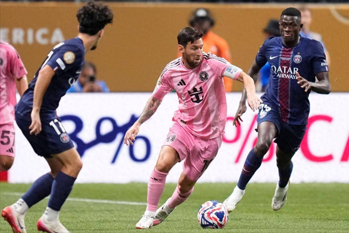 止步世俱杯16强！迈阿密淘汰赛4球惨败给巴黎 法媒晒图暗刺梅西