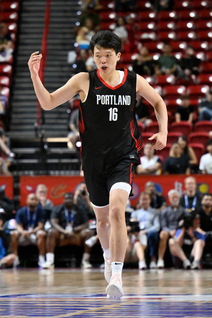 杨瀚森:小球是趋势 不能因为是大个就让球队适应我